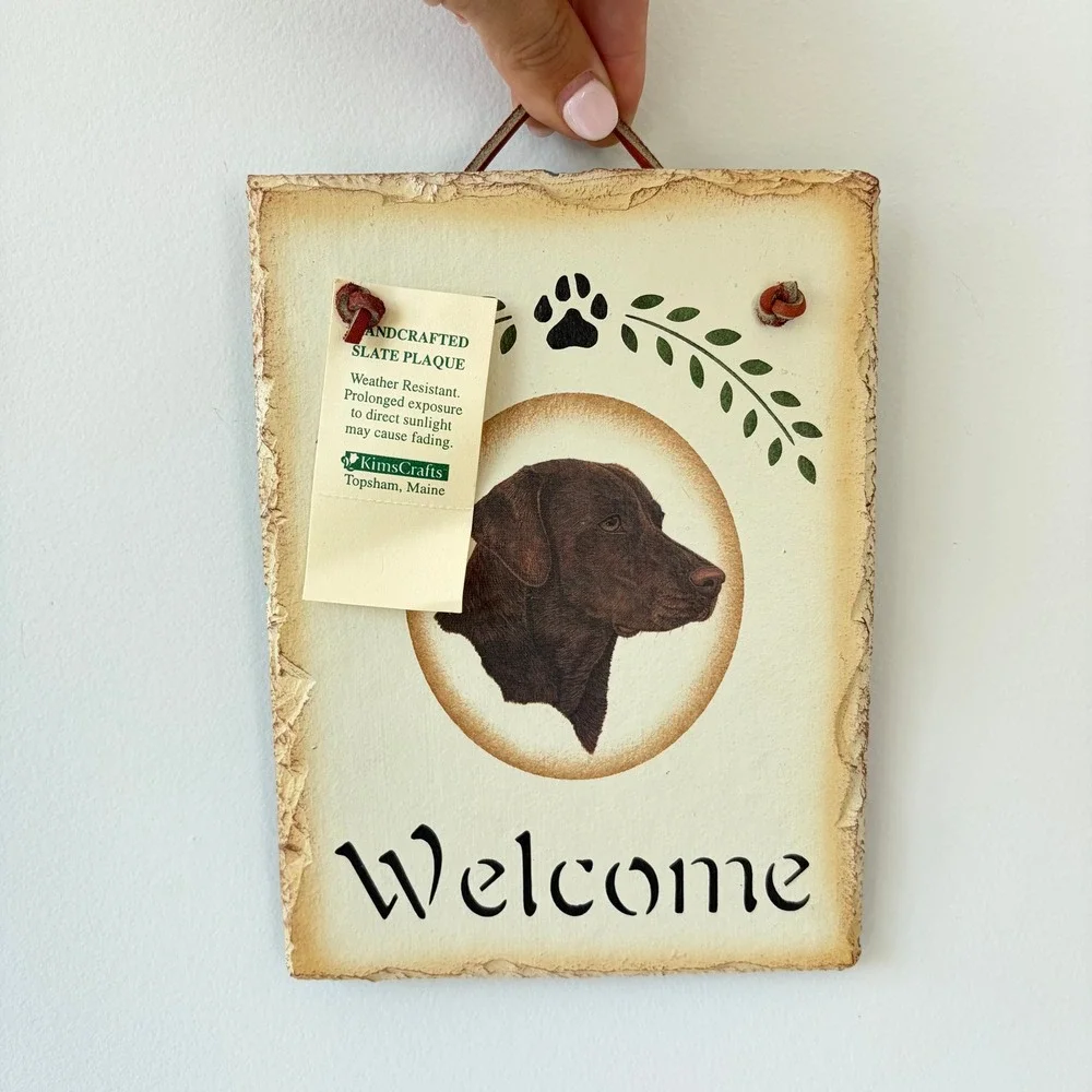 KimsCrafts Maine Handcrafted Slate Welcome Plaque Chocolate Labrador Dog Sign